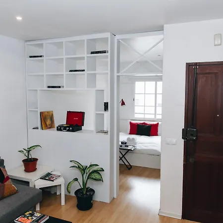 Cosy Near Feira Da Ladra 아파트 *