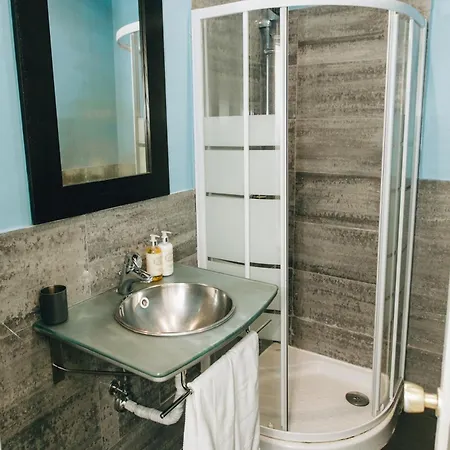 Cosy Near Feira Da Ladra Appartamento Lisbona