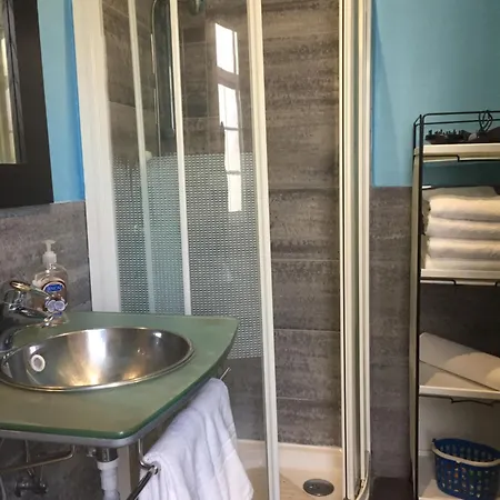 Cosy Near Feira Da Ladra * Lisbona