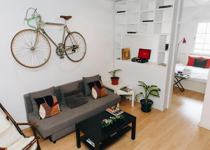 Apartment Cosy Near Feira Da Ladra *